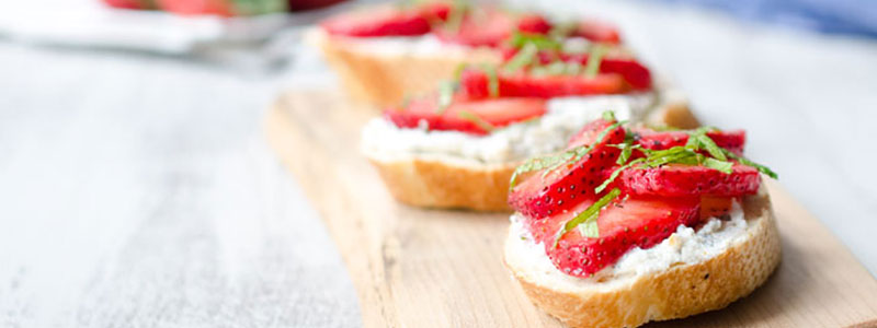 Strawberry Month Favorite Recipes | Strawberry Ricotta Crostini